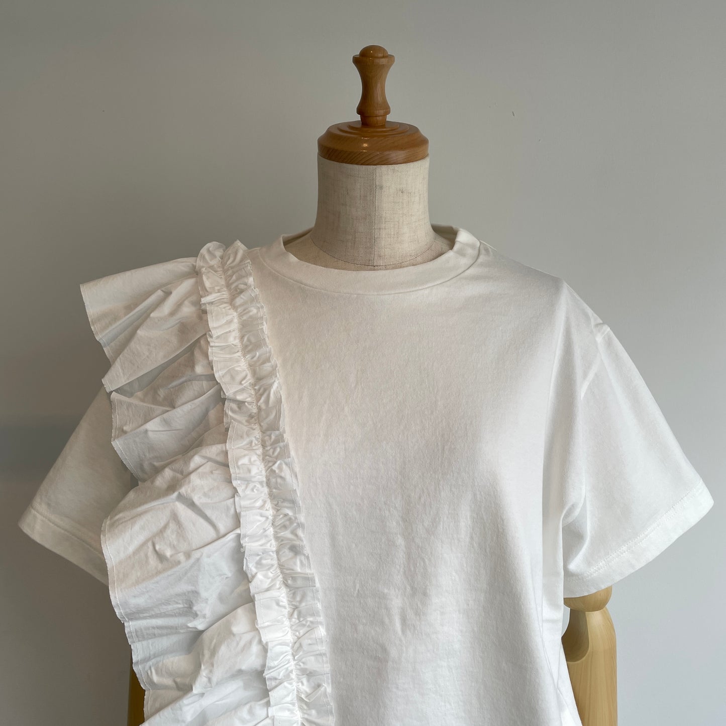 universaltissu//クラシック天竺 ショルダーフリルT  US251CT022