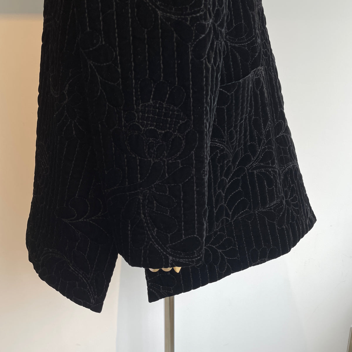 heriter//velvet quit embroidery short coat H2-26-6006