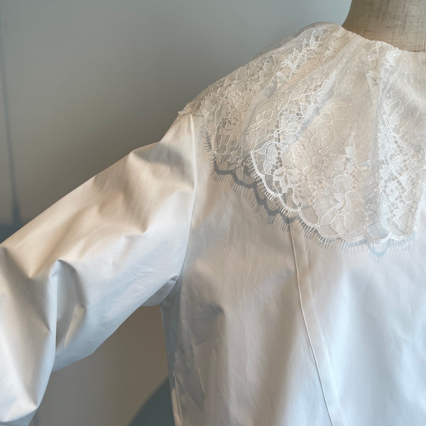 heriter//lace collar blouse
H2-26-3010