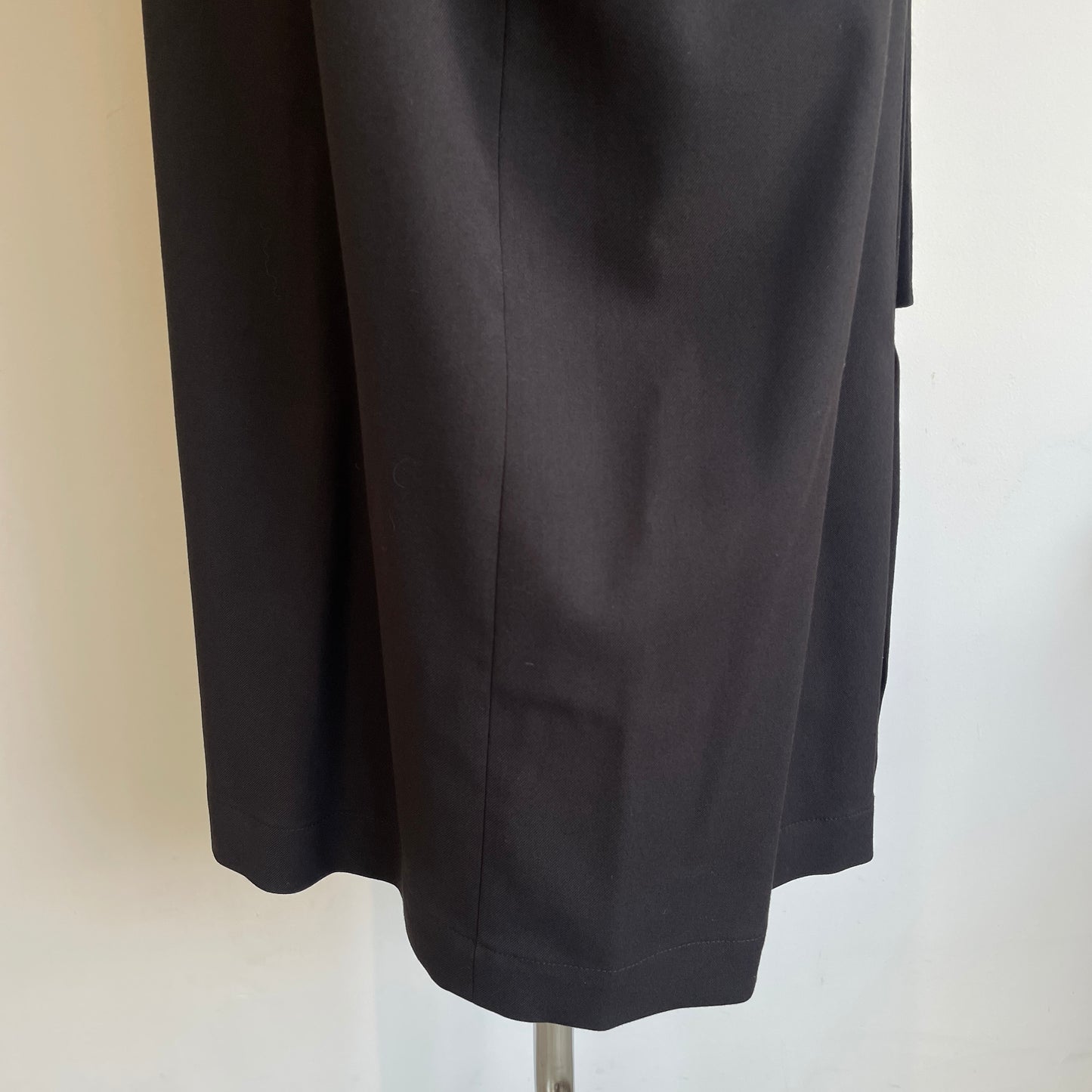 SI-HIRAI //MICRO STRETCH GABA RUBBER CUFF DRESS CHAW24-5018