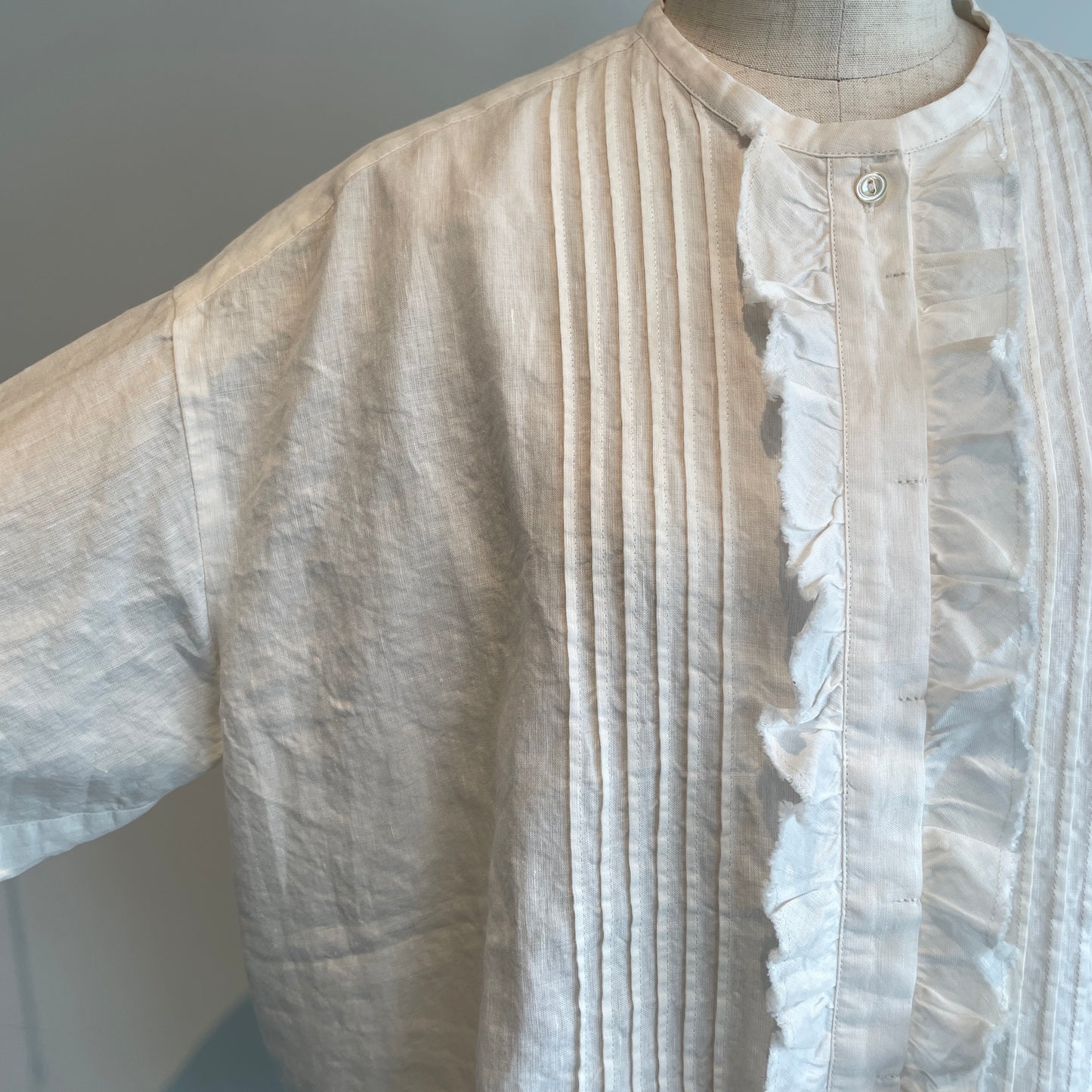 handsofcreation//Linen/Ra/chambrayプチスタンドタックフリルBL 01610612
