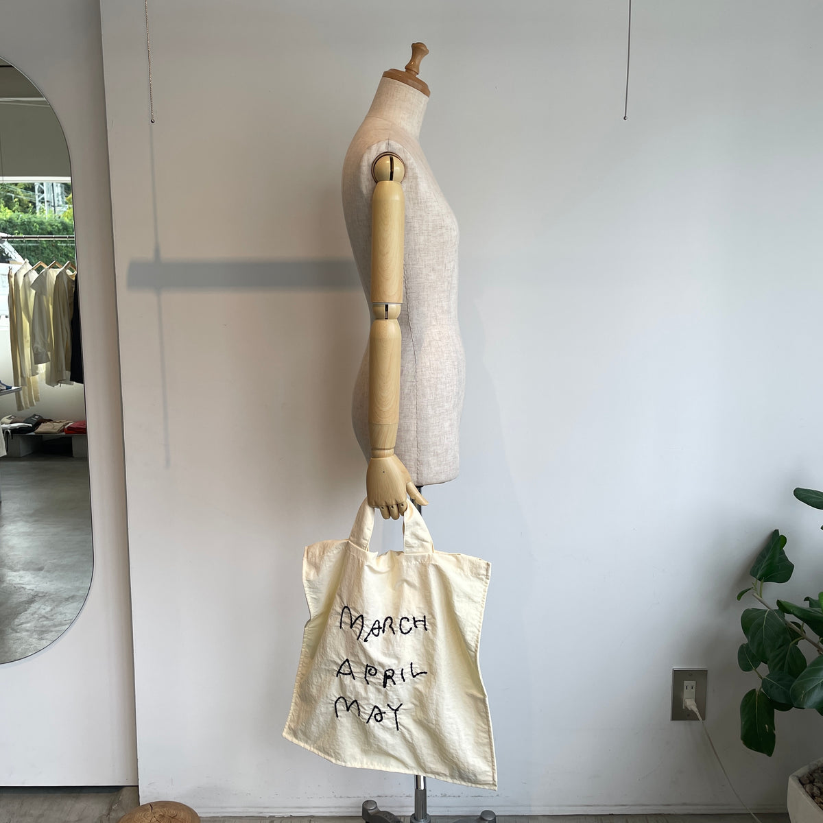 March April May//NY stitch tote ステッチトート
3-8-025