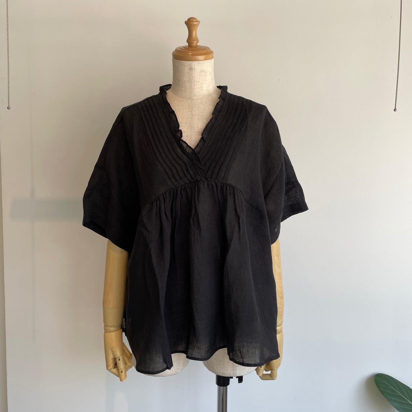handsofcreation//60/-Linen解撚ワッシャークロスV／NプルオーバーBL 01630638