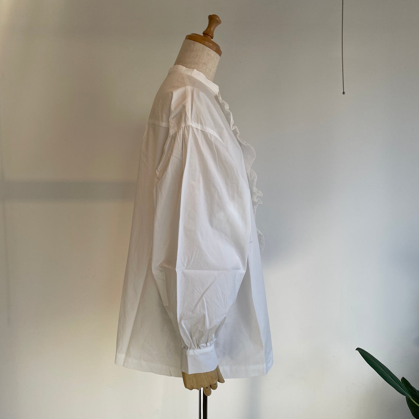 universaltissu//ナチュラルタイプライターイタリアンフィレレースラッフルBL   US260BL037