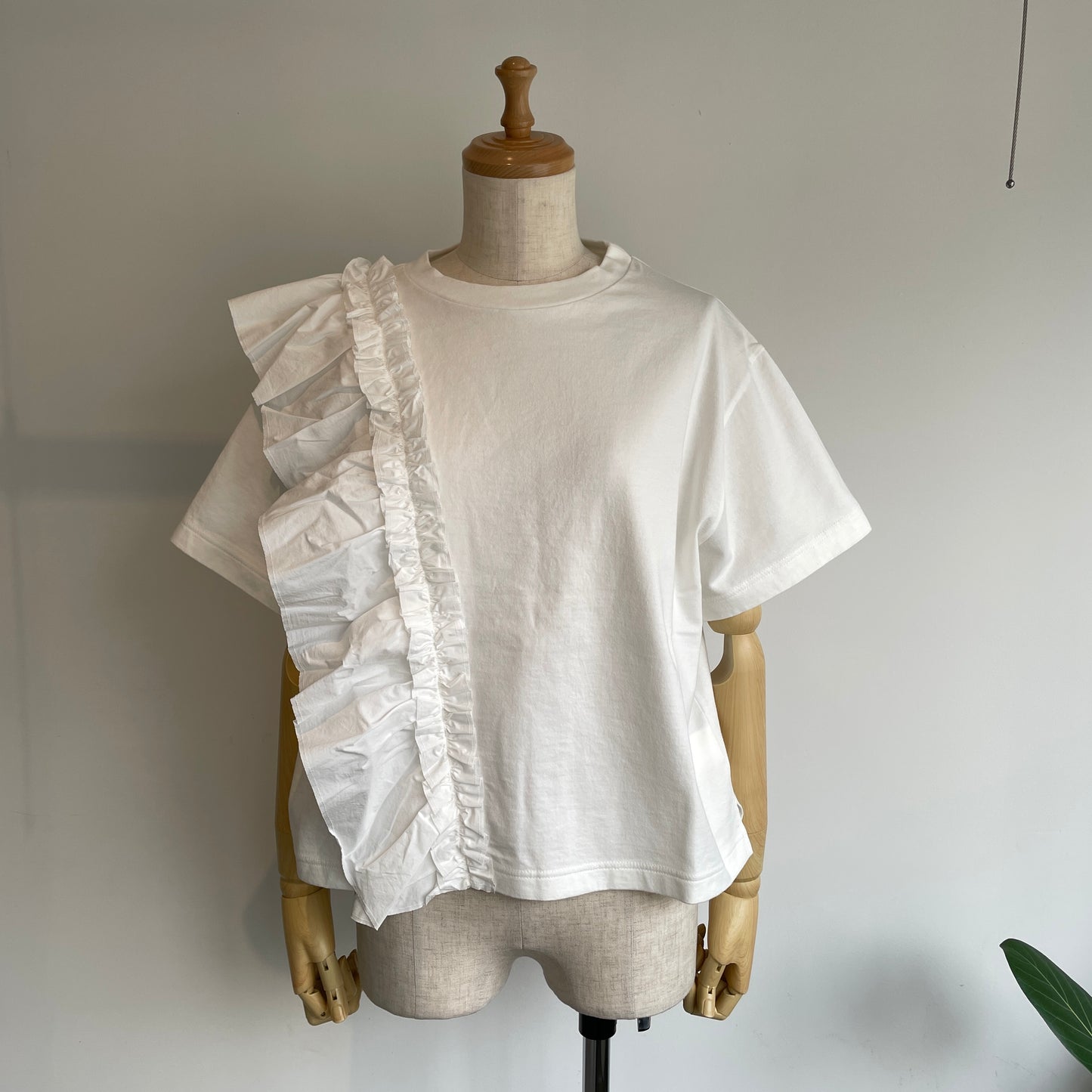 universaltissu//クラシック天竺 ショルダーフリルT  US251CT022