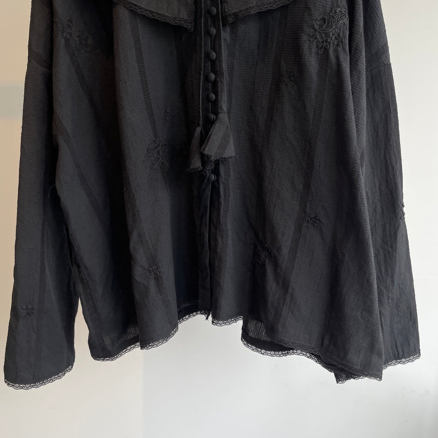 qiri//antique chain embroidery ブラウス　6301BL012261