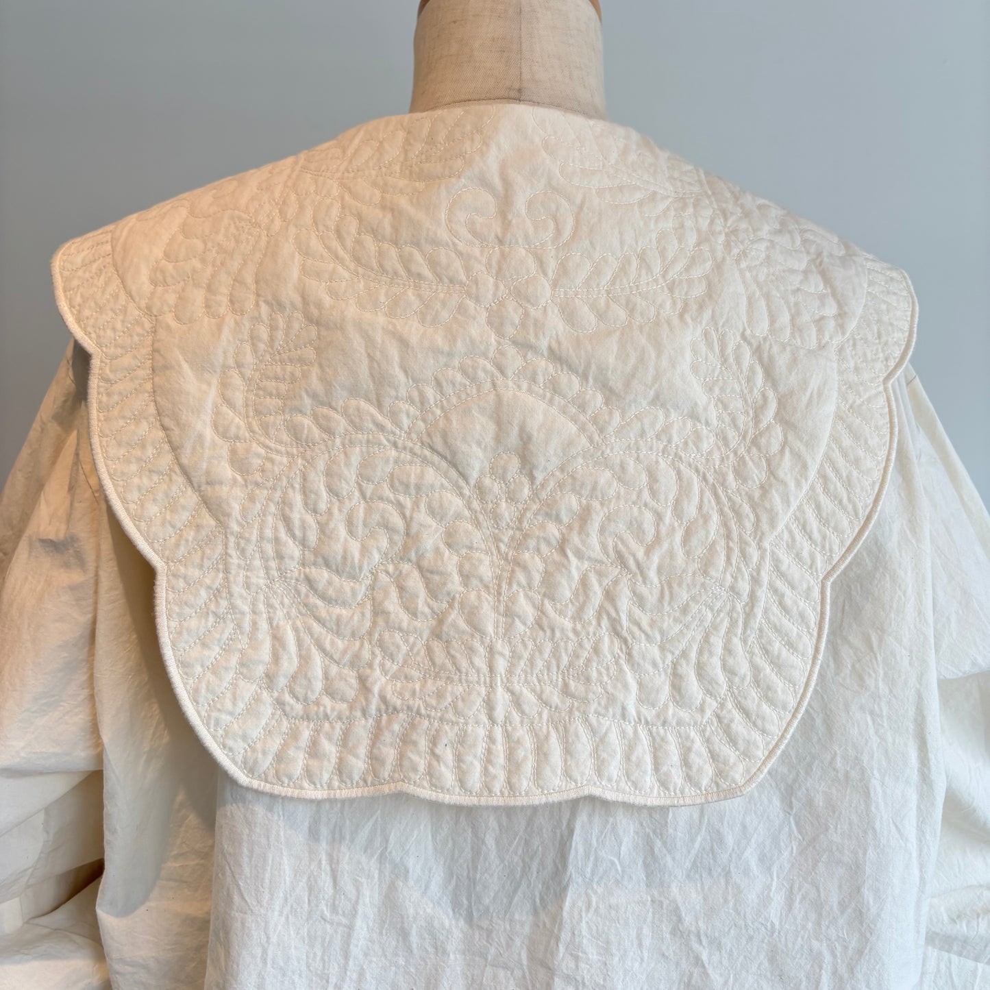 qiri//trapunto quilt collar ブラウス　6301BL007262