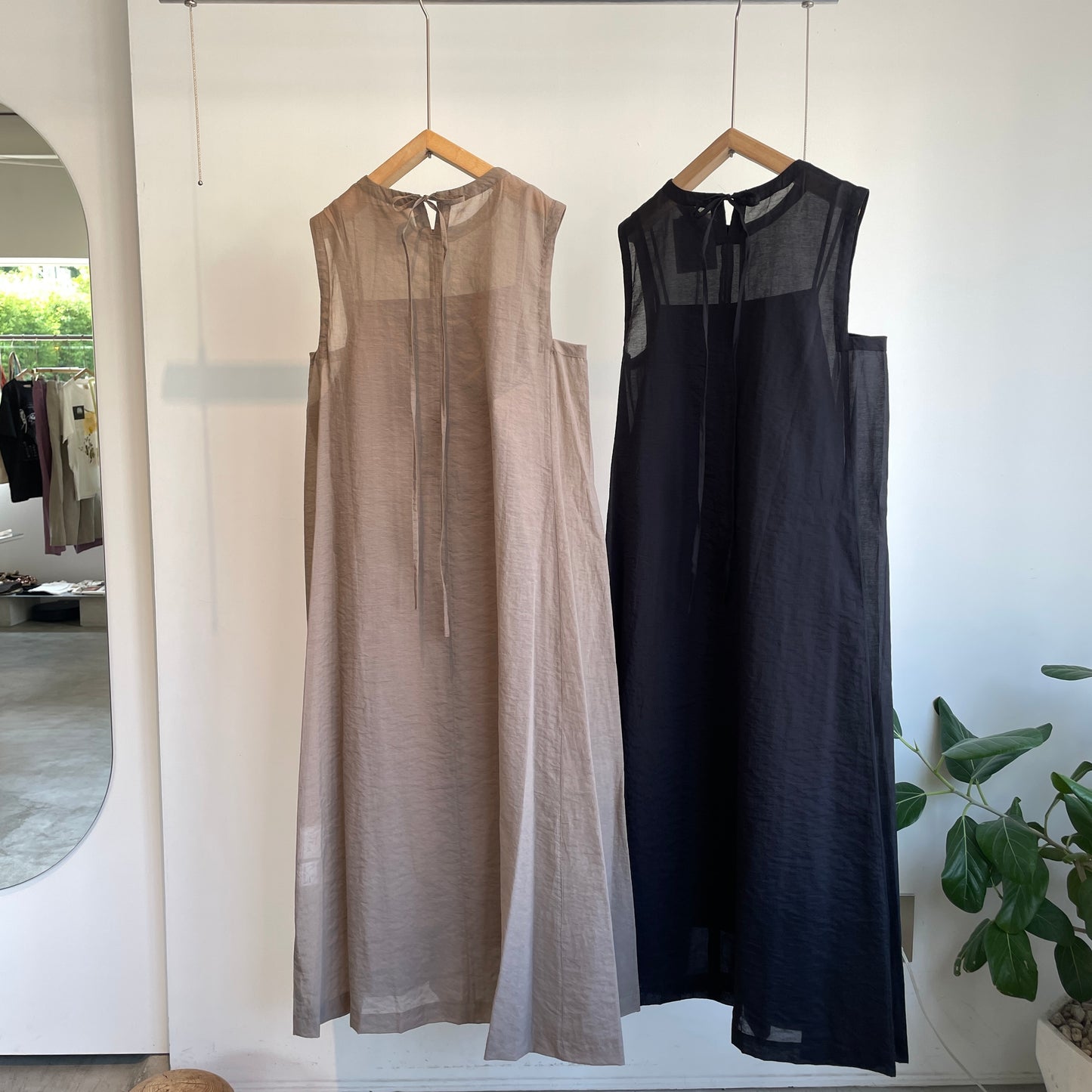 yuni //C/Ny sheer no sleeves ワンピース　1701OP029261