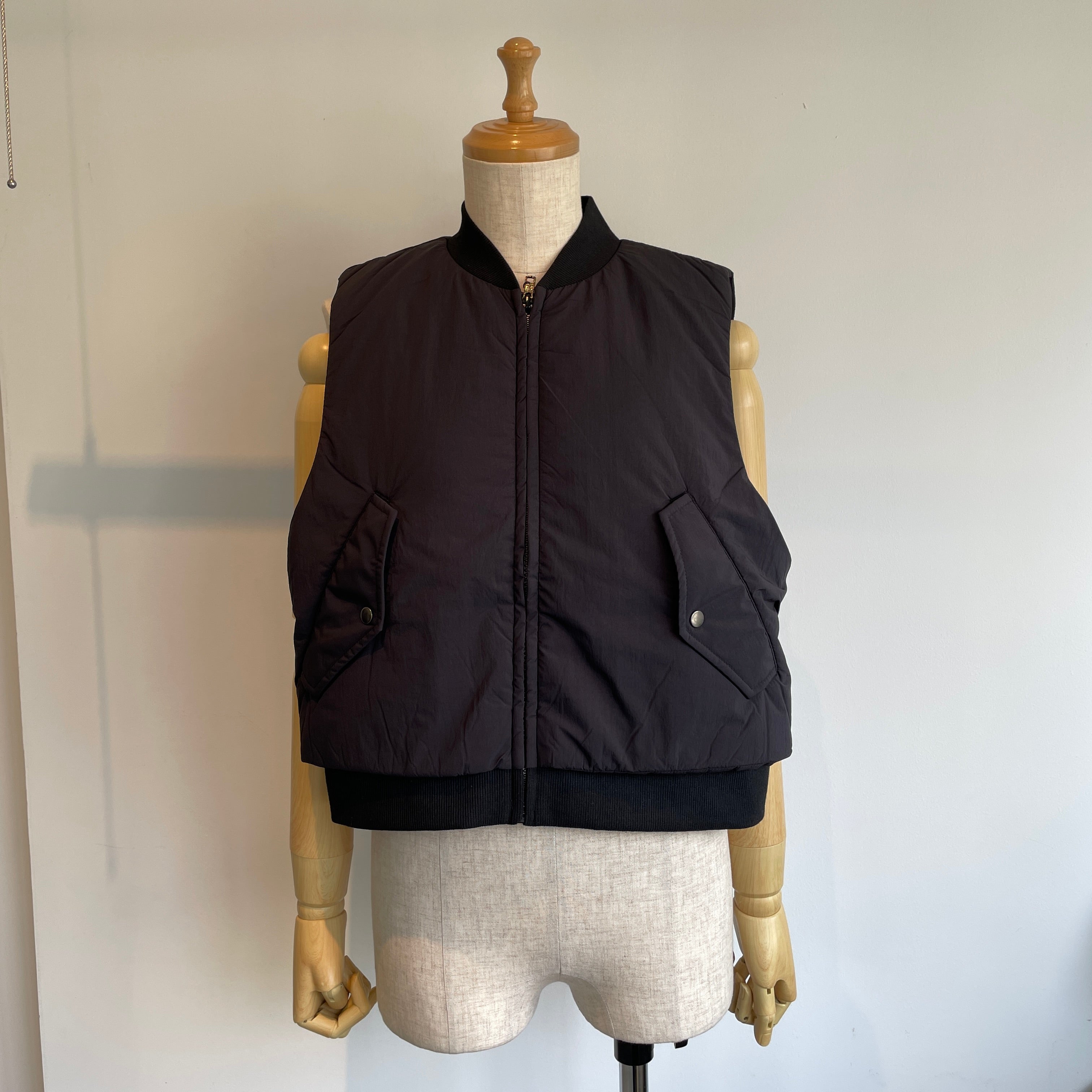 universaltissu//ナイロンキルティングベスト（発熱中綿） TS253VE060