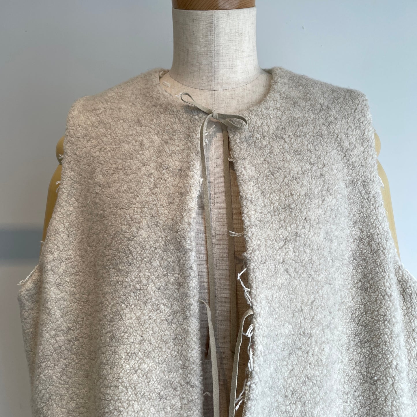 qiri //mineral リバーシブルベスト 6301BL012252