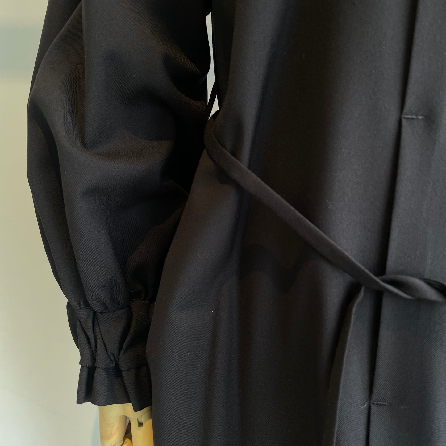 SI-HIRAI //MICRO STRETCH GABA RUBBER CUFF DRESS CHAW24-5018