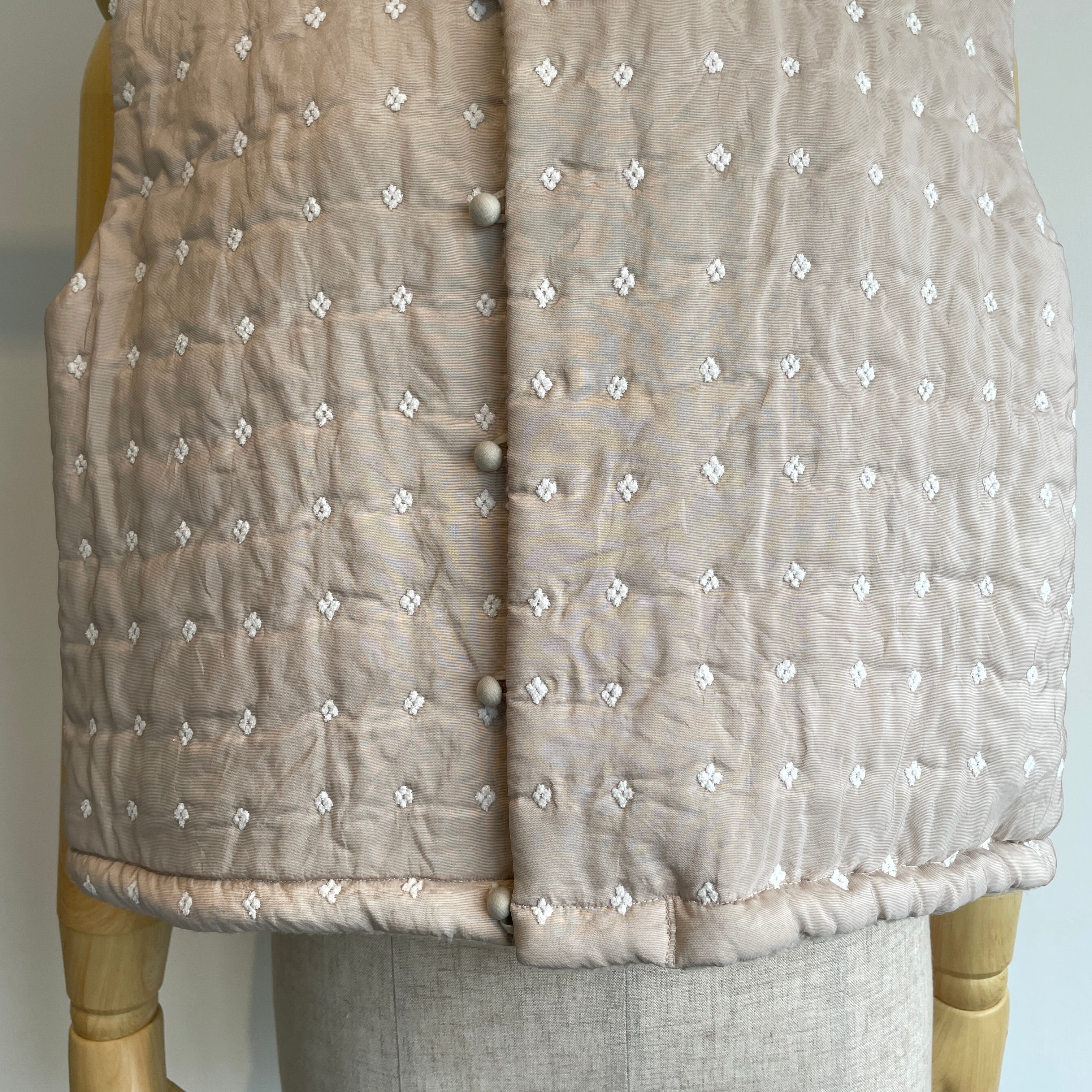 qiri //flower dot quilt jacquard ショートリバーシブルベスト