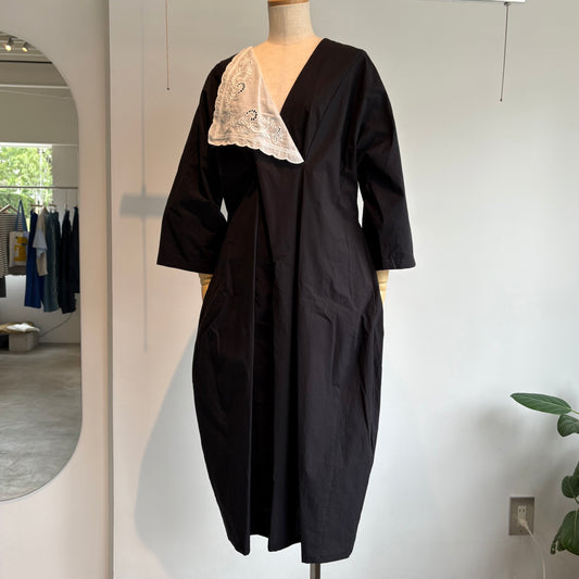 NATIVE VILLAGE//No.07 landscape : 風景 刺繍襟ダーツドレス（black）