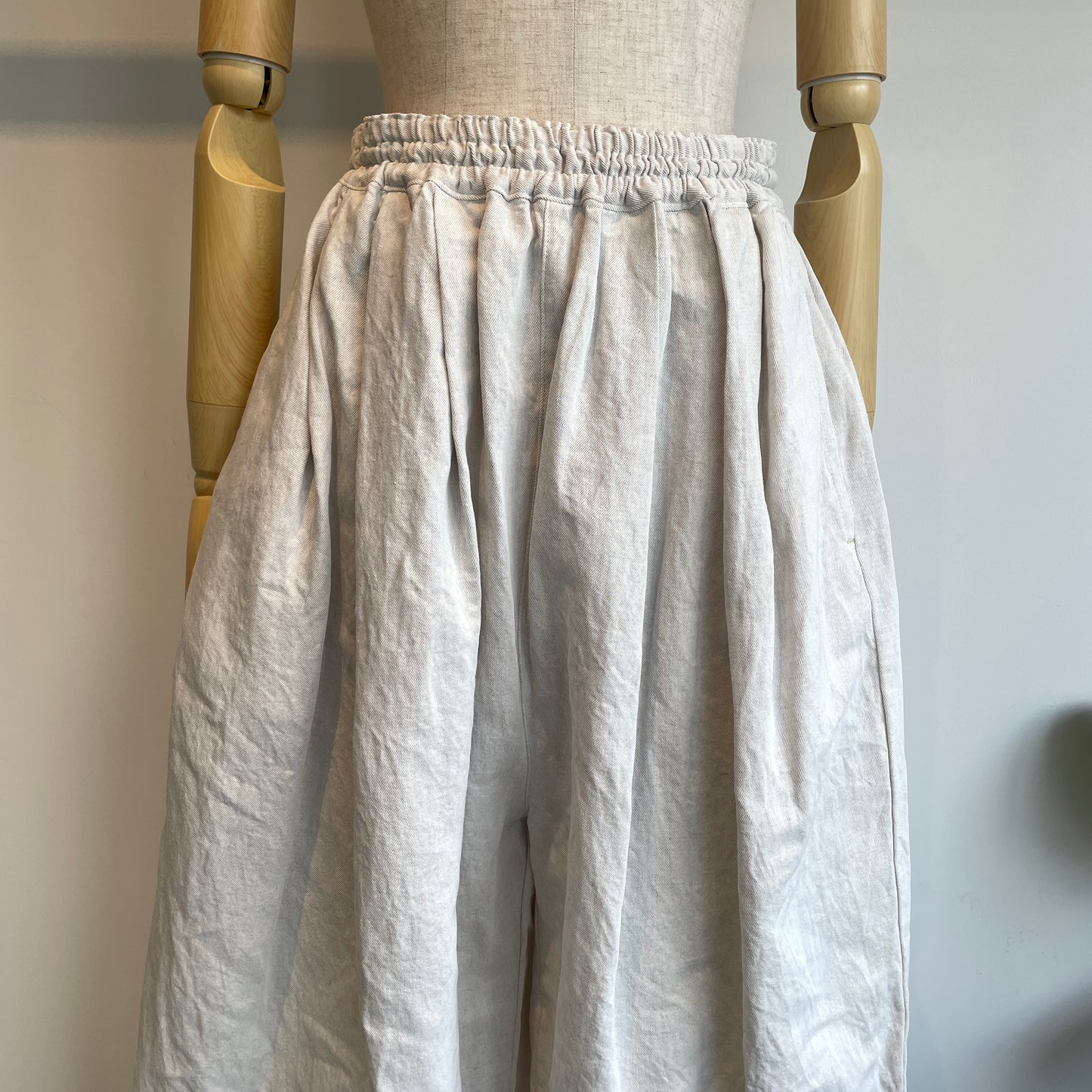 yuni//Cotton/Linen denim wide cocoon パンツ　1701PT016261