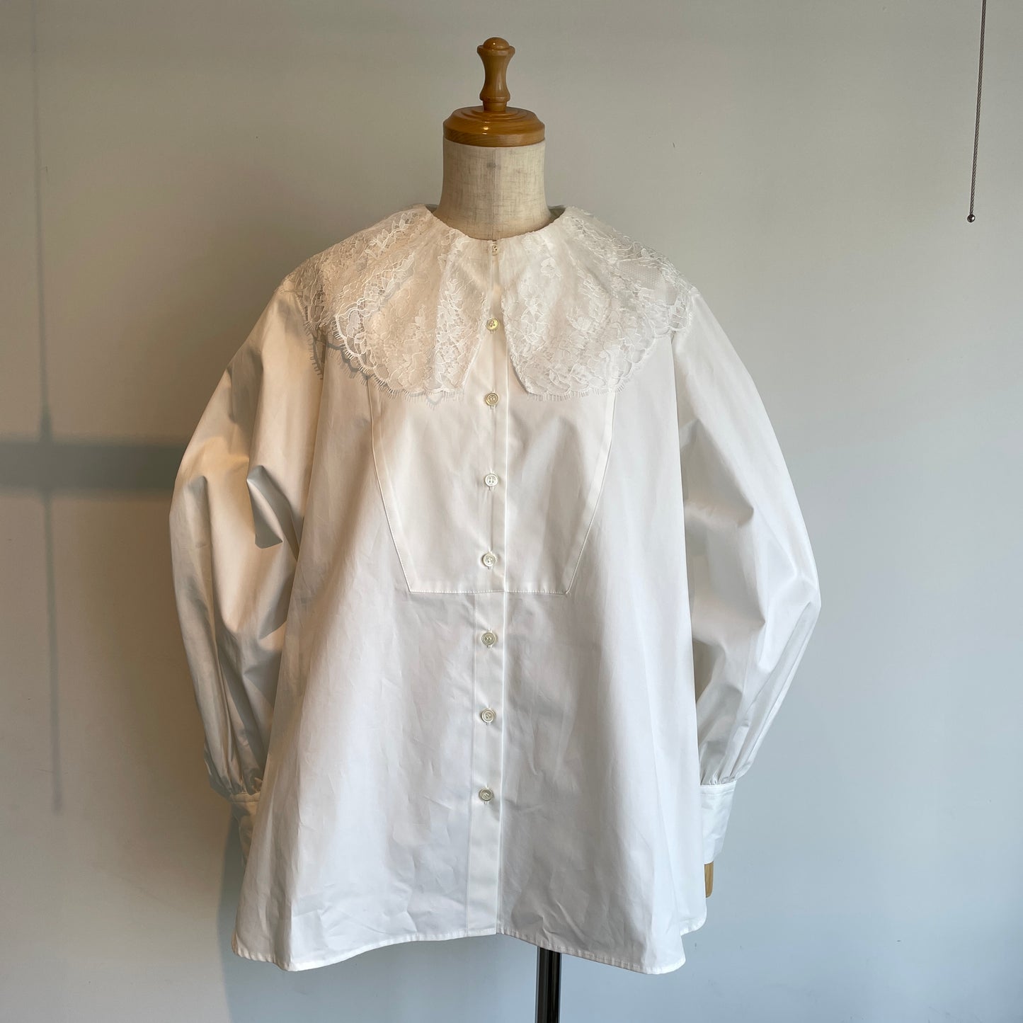 heriter//lace collar blouse
H2-26-3010