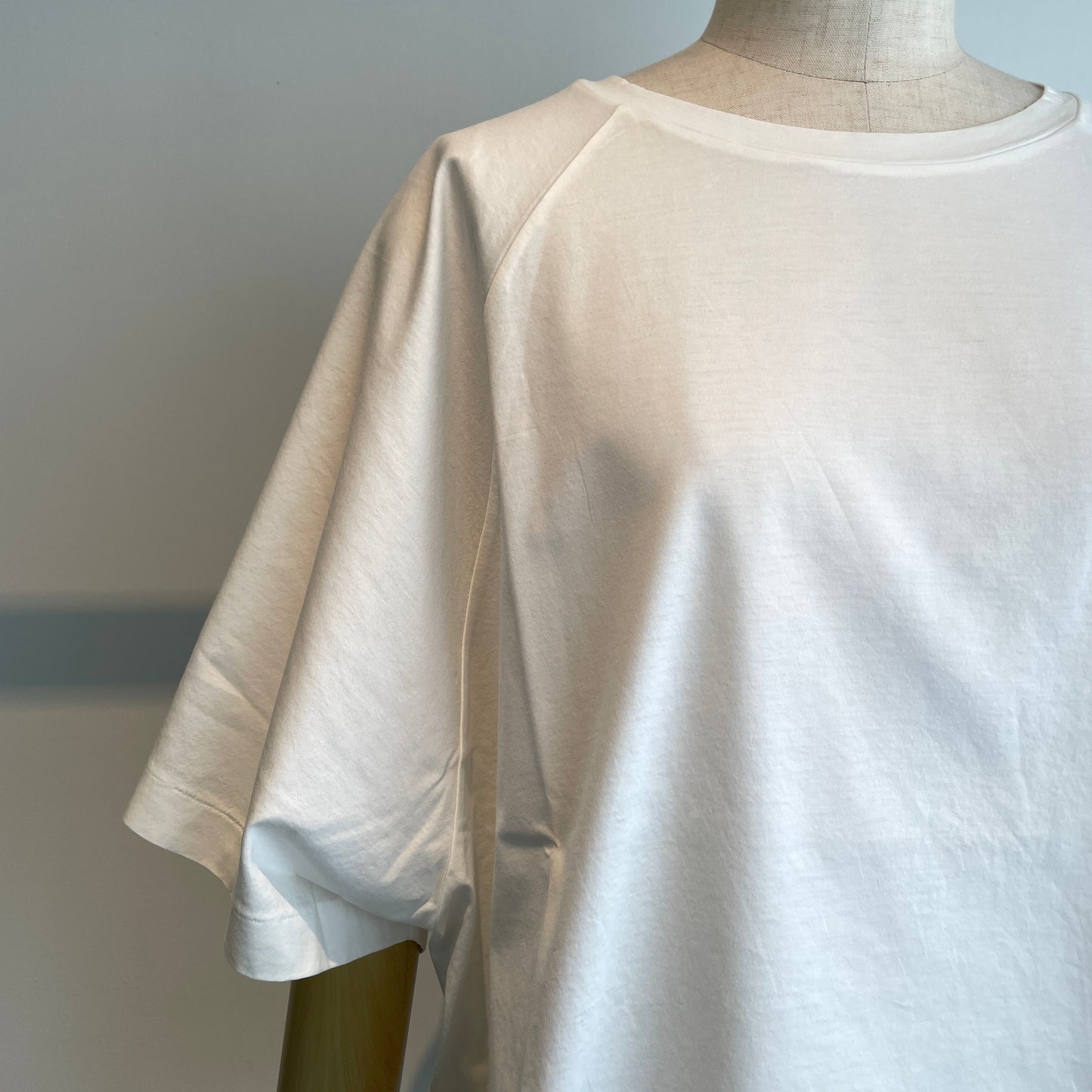 universaltissu//コンパクトクールローレル天竺ラグランスリーブTシャツ UT262CT020
