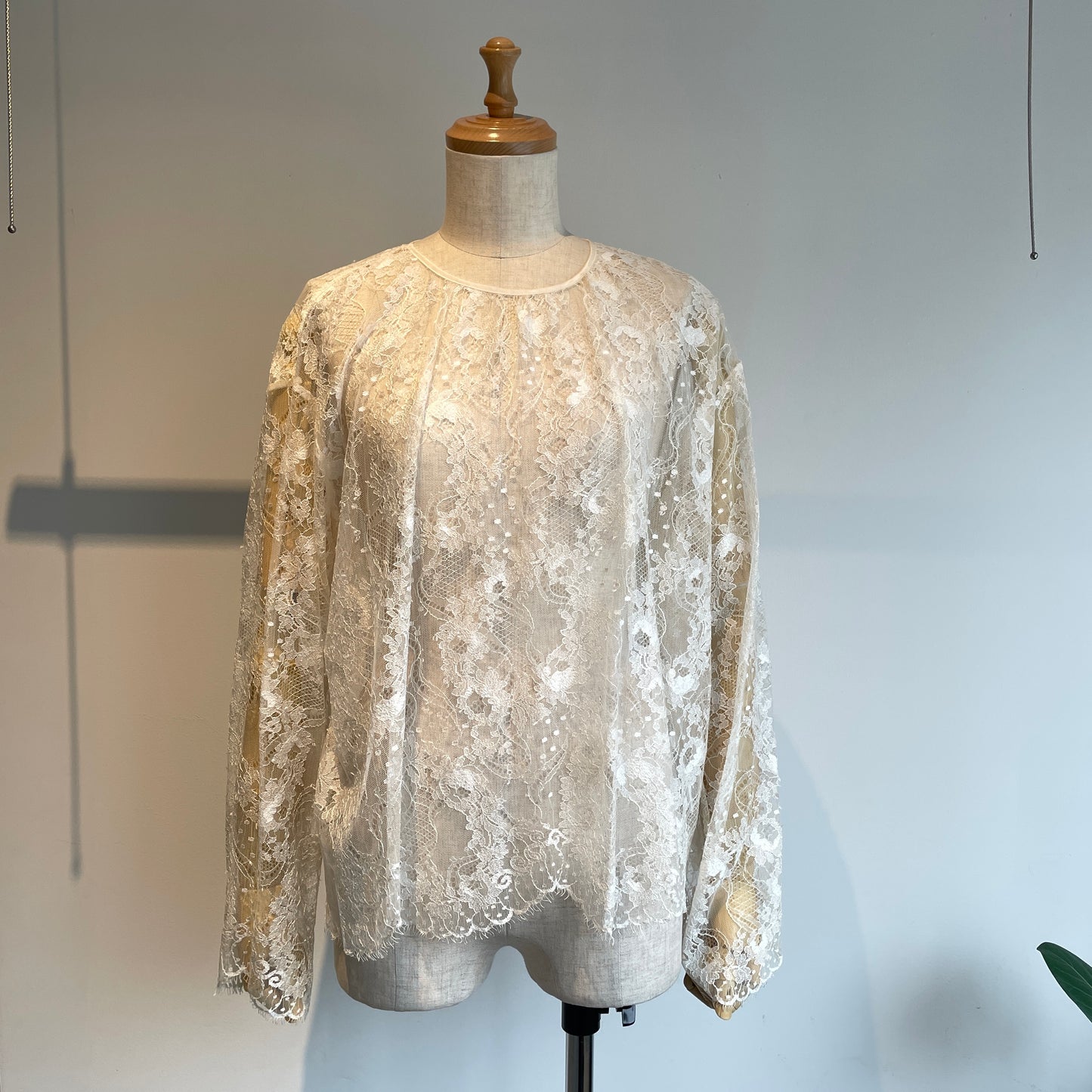 Heriter //Leaver lace blouse H2-25-3003