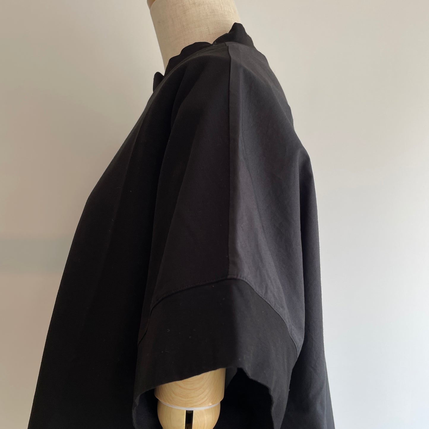 universaltissu//接触冷感マルチエフェクトコンボ ドルマンT
TS252CT076