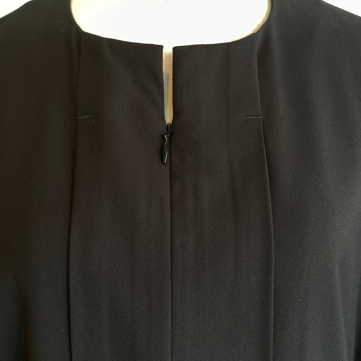 SI-HIRAI //MICRO STRETCH GABA RUBBER CUFF DRESS CHAW24-5018
