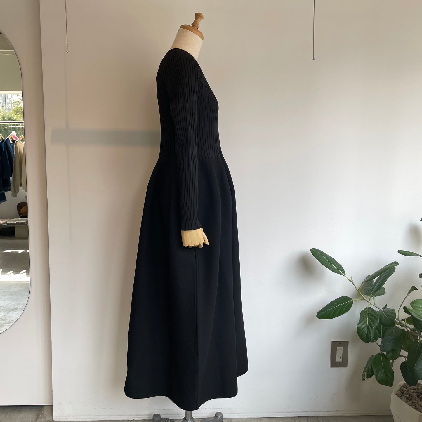 iki//マットポリフレアワンピース　3101OP001261