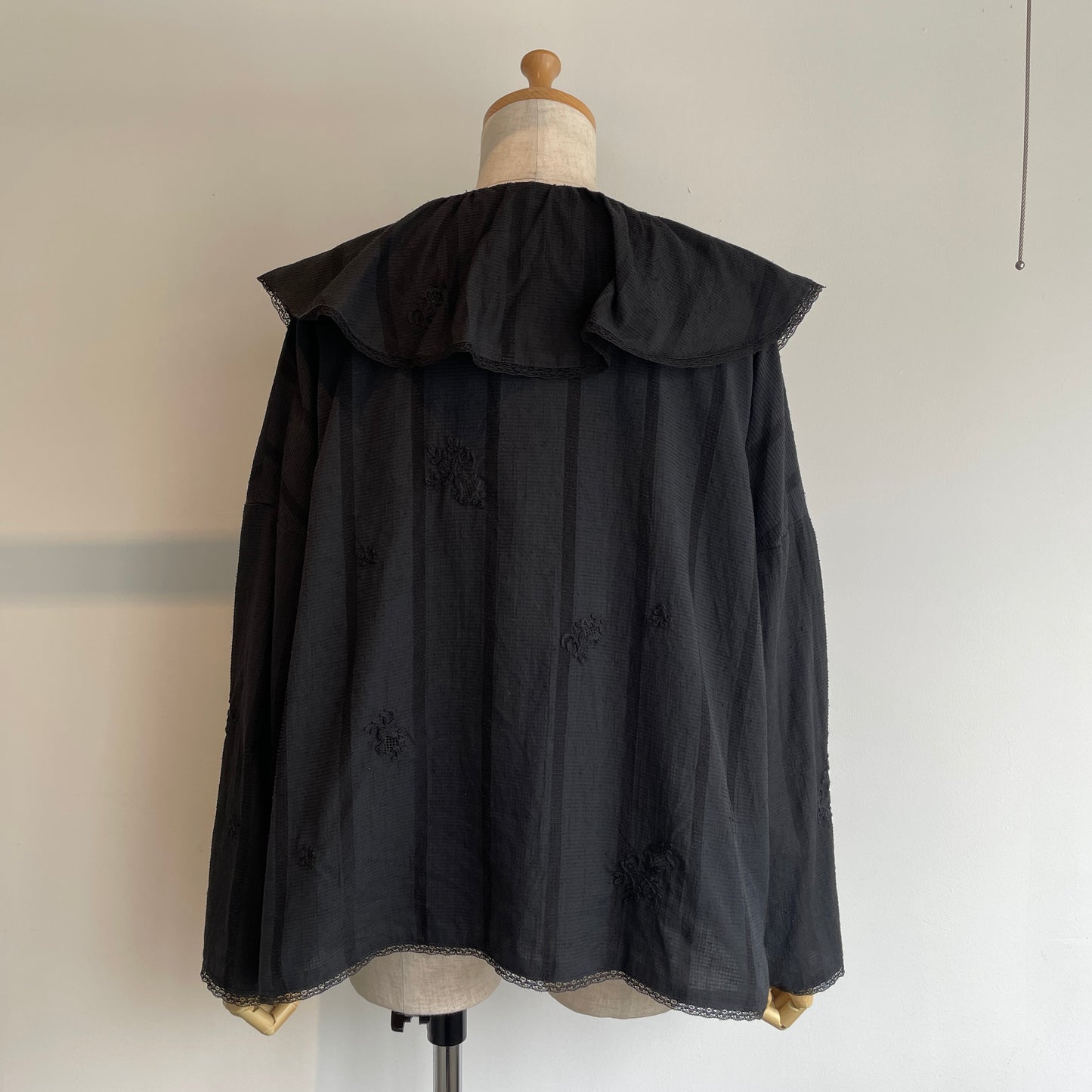 qiri//antique chain embroidery ブラウス　6301BL012261