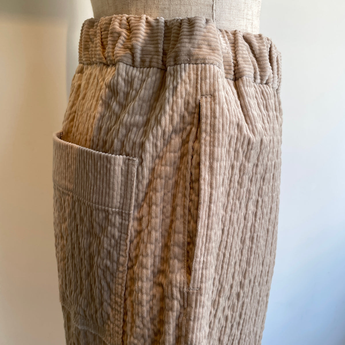 yuni//C/Pu shirring corduroy relax パンツ 1701PT022262