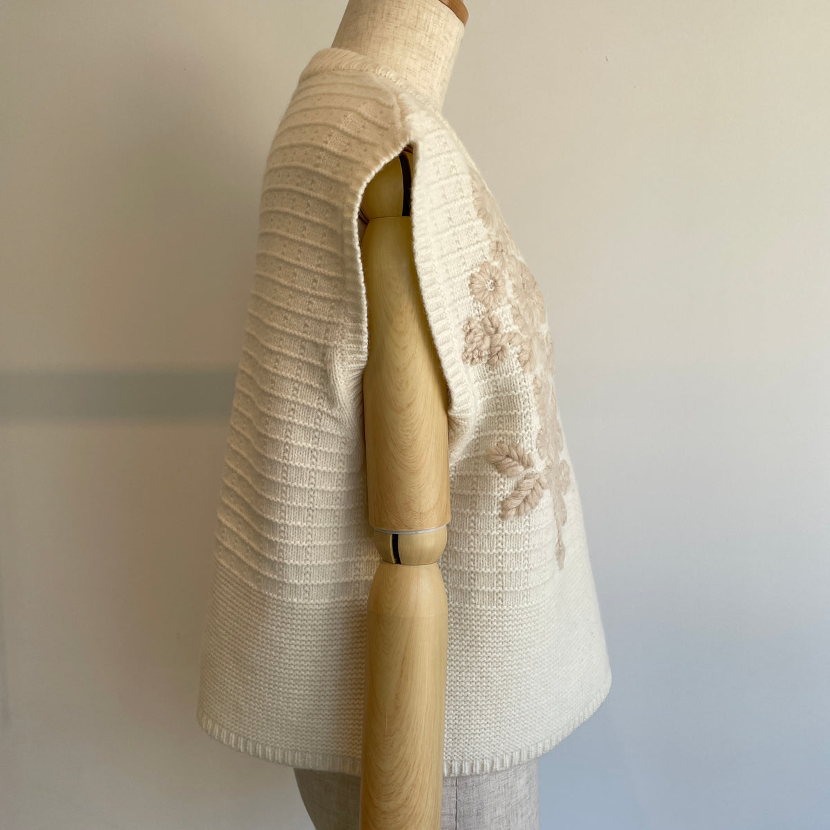 yuni//ウール / ハンド刺繍ベスト　1701KN002262