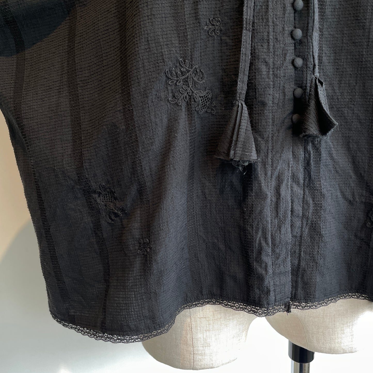 qiri//antique chain embroidery ブラウス　6301BL012261