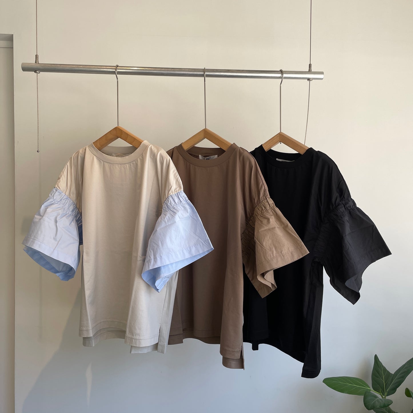 universaltissu //コンパクトクールローレル天竺バイカラーギャザースリーブTシャツ　US253CT002