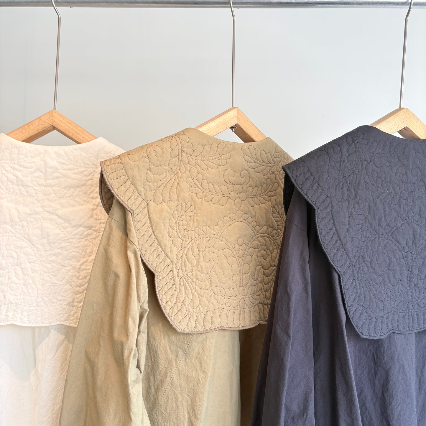 qiri//trapunto quilt collar ブラウス　6301BL007262