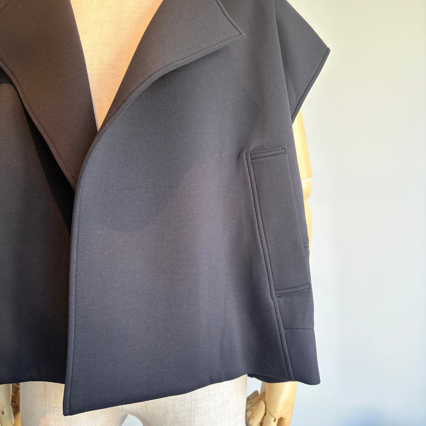 ALWEL//SLEEVELESS JACKET  AIR-10