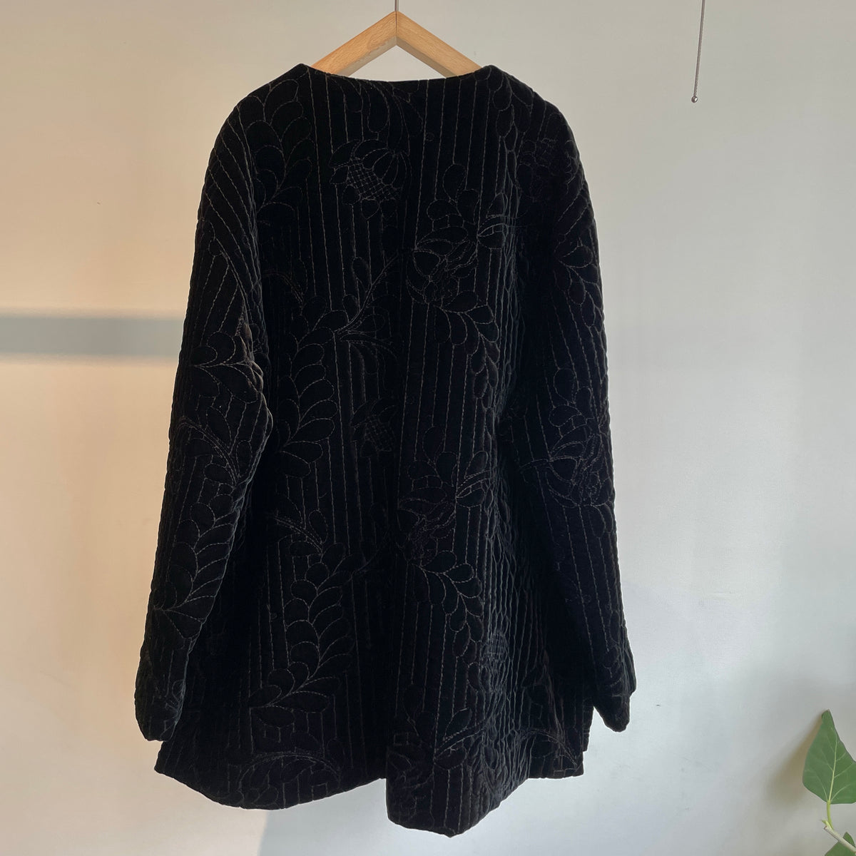 heriter//velvet quit embroidery short coat H2-26-6006