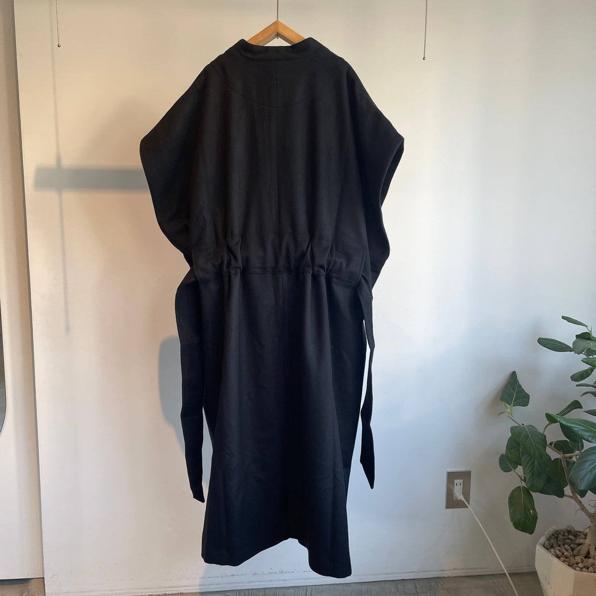 Honnete//Sleeveless Dolman Gown Coat_Royal Geelong HO-26AW CO24W