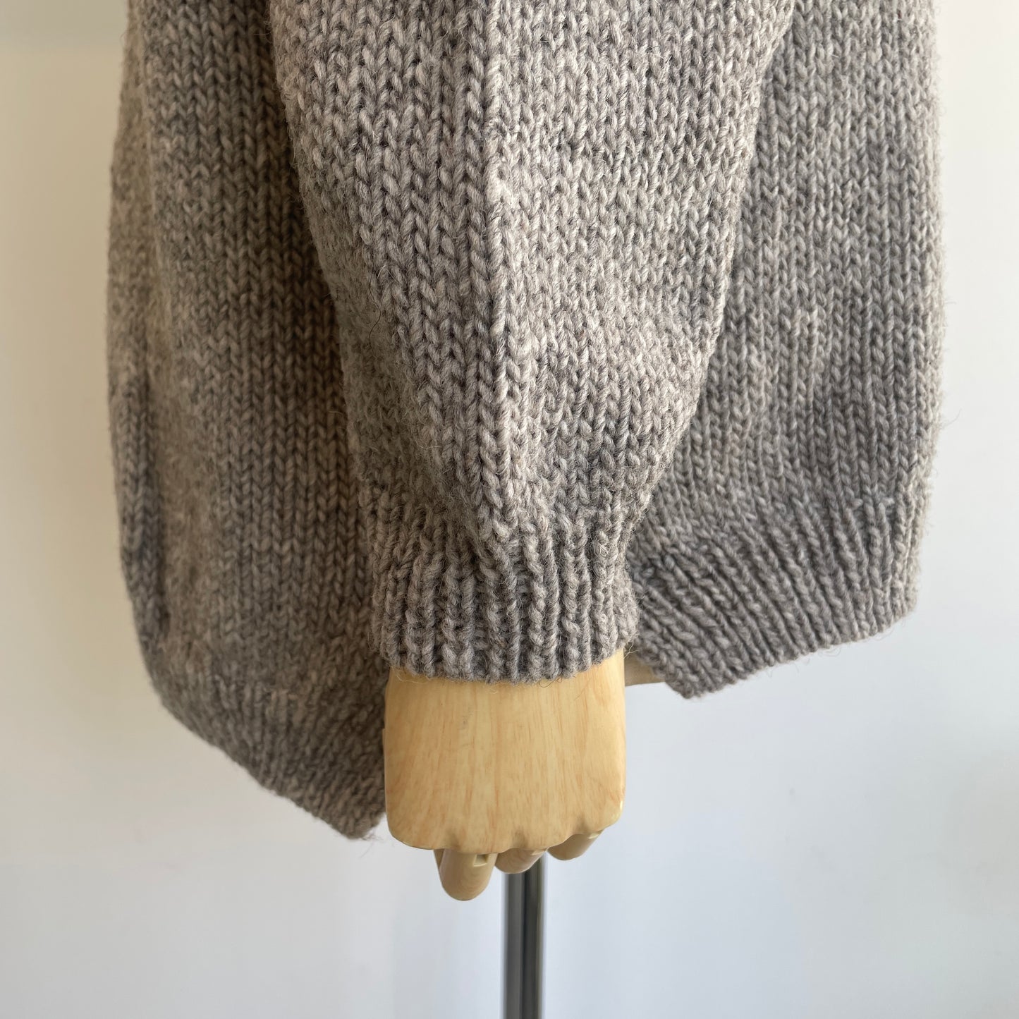 handsofcreation//ペルーローゲージニット家庭機 細ケーブルカーディガン　1540723