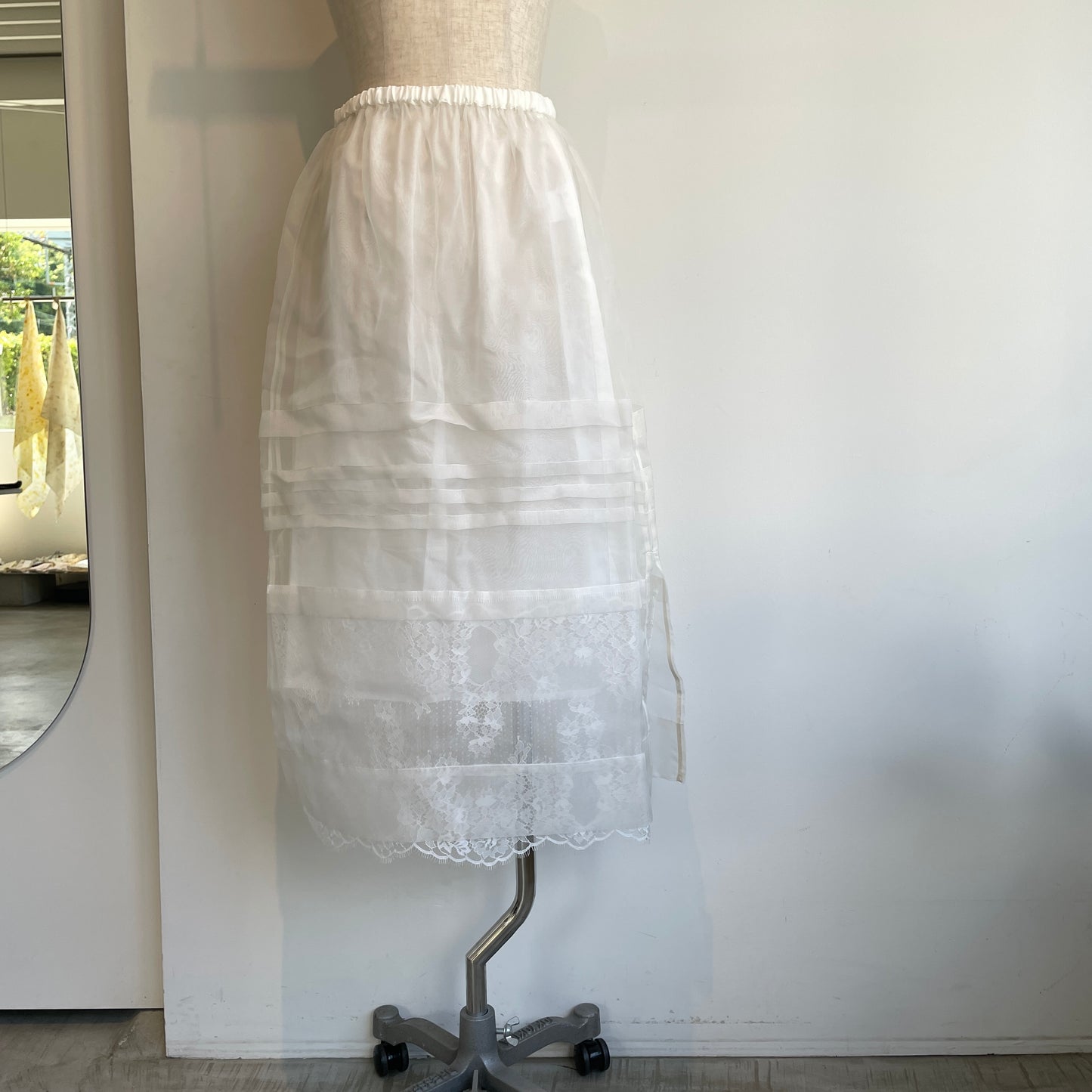 heriter//silk organdy skirt
H2-26-4002