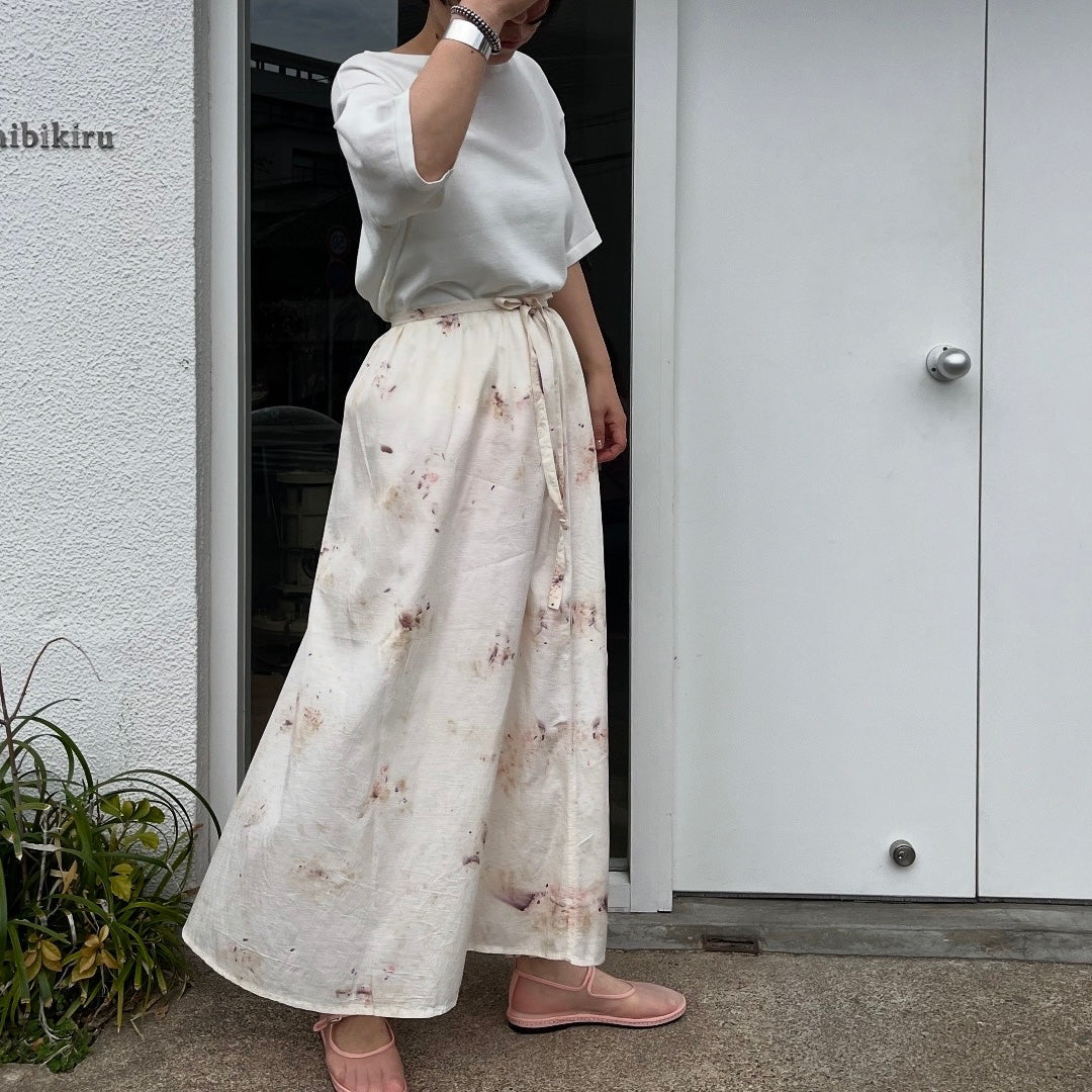 Oo flower dye バンドルダイエプロンスカート Oo //お花染めエプロンスカート – hibikiru
